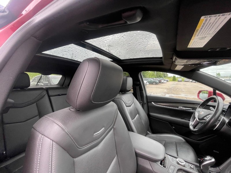 Cadillac XT5 Vehicle Image 03