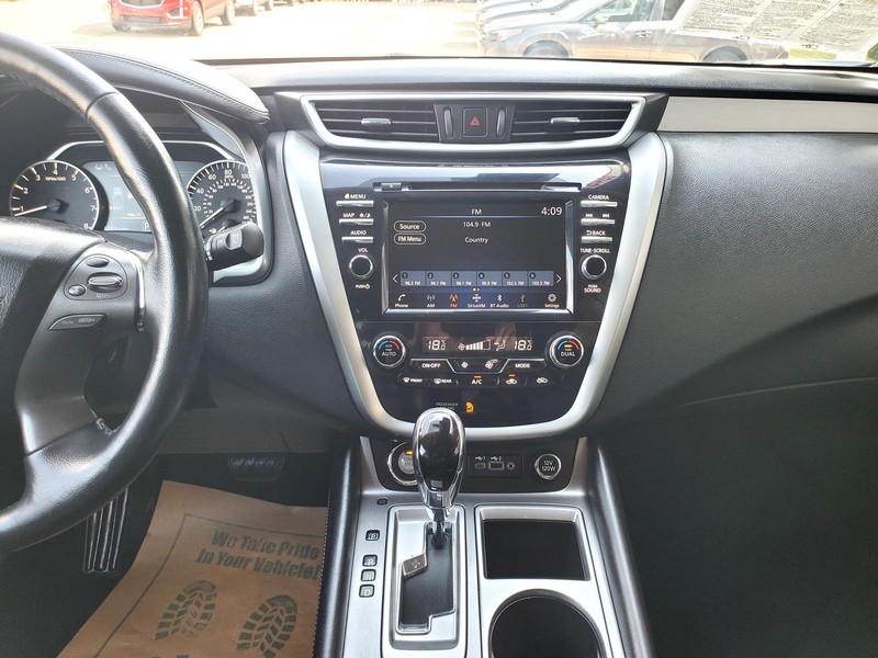 Nissan Murano Vehicle Image 10