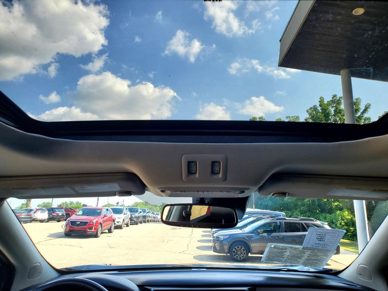 Nissan Murano Vehicle Image 12