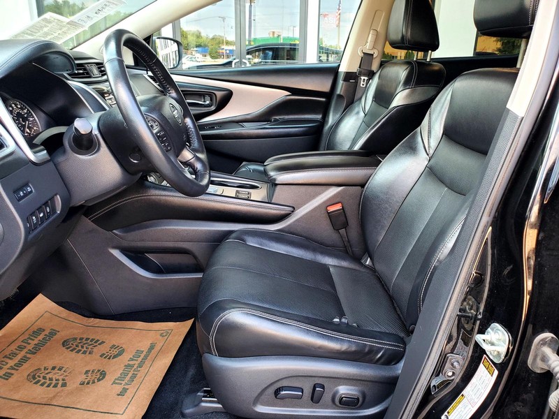 Nissan Murano Vehicle Image 13
