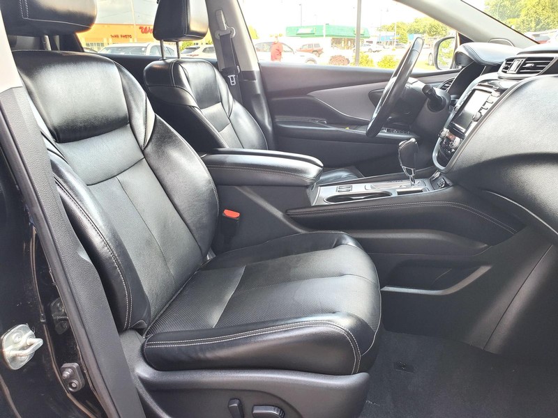 Nissan Murano Vehicle Image 14