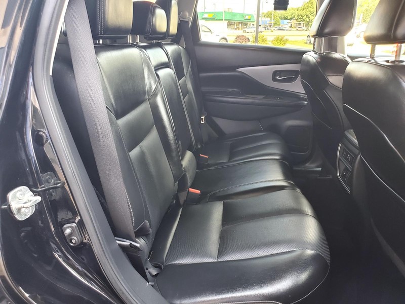 Nissan Murano Vehicle Image 15