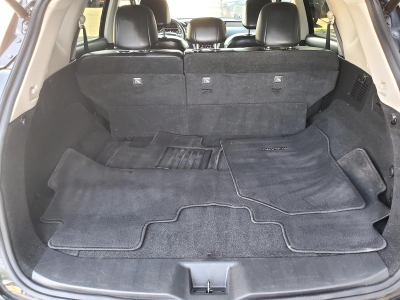 Nissan Murano Vehicle Image 17