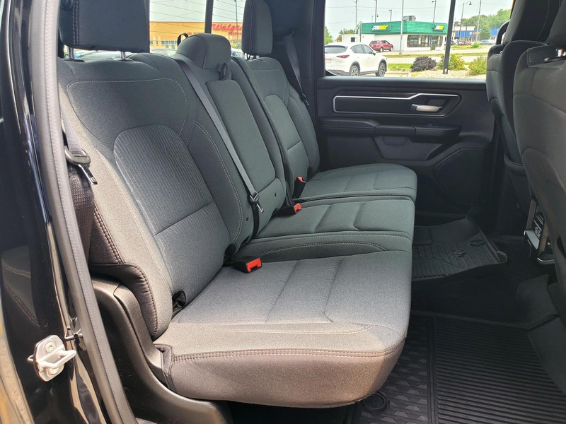 Ram 1500 Vehicle Image 15