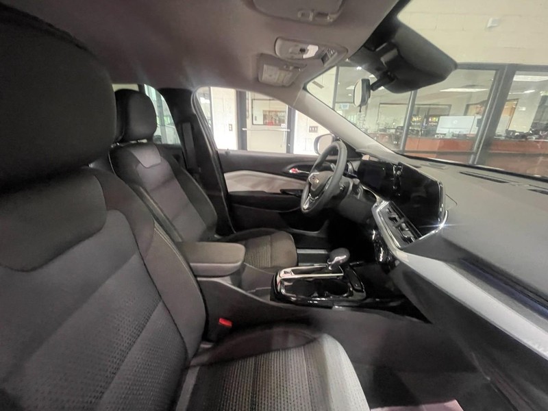 Chevrolet Trax Vehicle Image 03