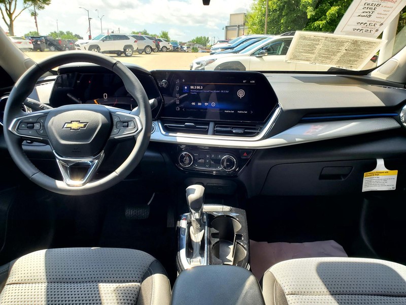 Chevrolet Trax Vehicle Image 08