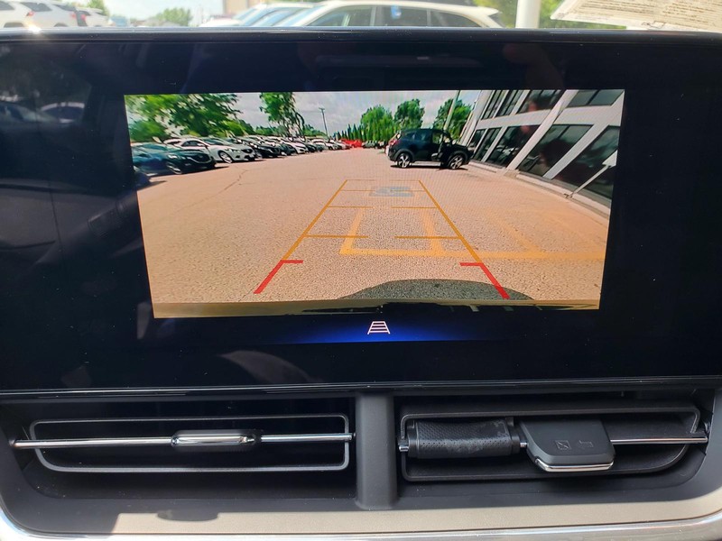 Chevrolet Trax Vehicle Image 11