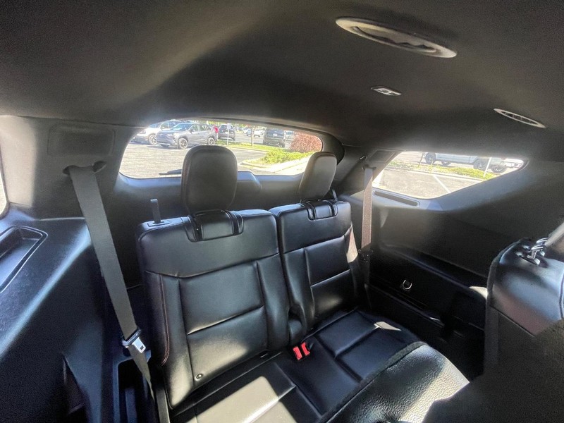 Ford Explorer Vehicle Image 11