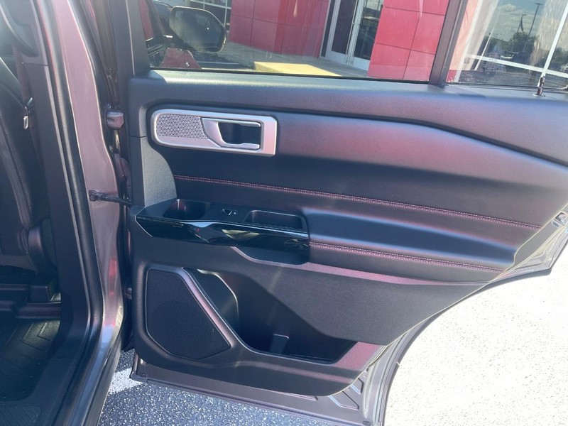 Ford Explorer Vehicle Image 15