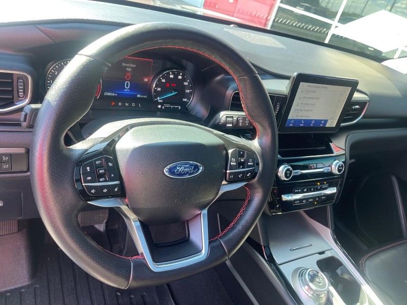 Ford Explorer Vehicle Image 21