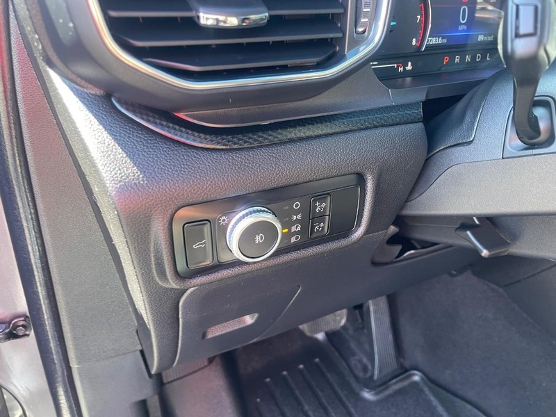 Ford Explorer Vehicle Image 22