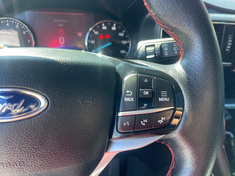 Ford Explorer Vehicle Image 25