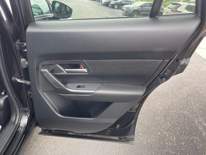 Mazda CX-50 Vehicle Image 09