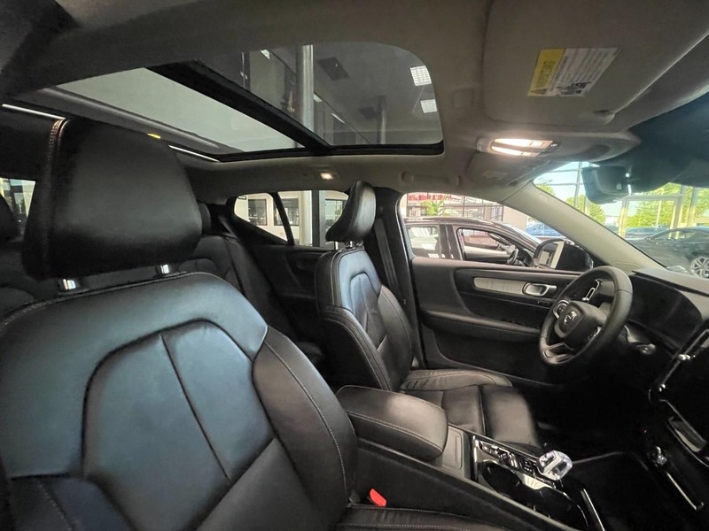 Volvo XC40 Vehicle Image 06