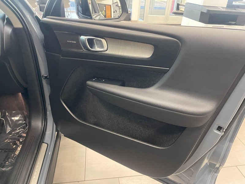 Volvo XC40 Vehicle Image 08
