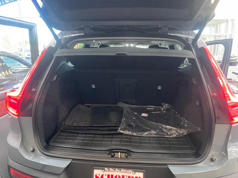 Volvo XC40 Vehicle Image 12