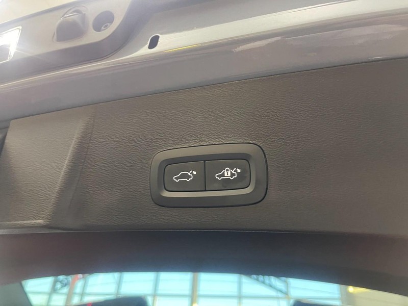 Volvo XC40 Vehicle Image 13
