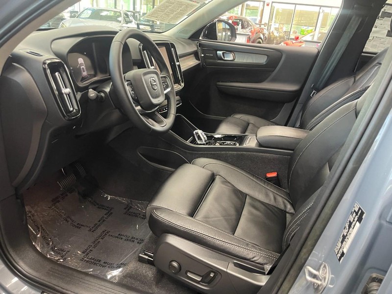 Volvo XC40 Vehicle Image 14