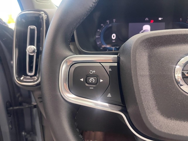 Volvo XC40 Vehicle Image 16