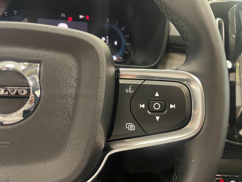 Volvo XC40 Vehicle Image 17