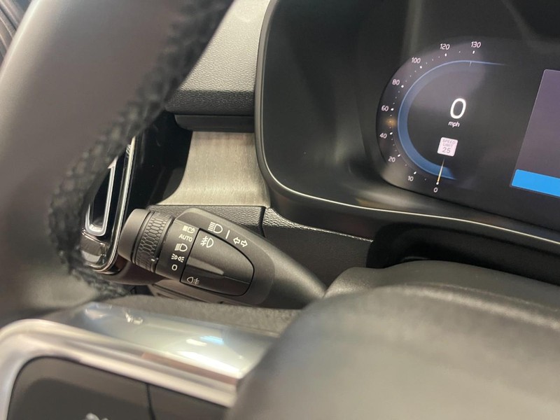 Volvo XC40 Vehicle Image 19