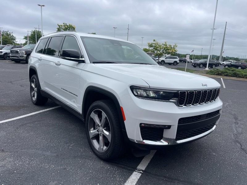 Jeep Grand Cherokee L Vehicle Image 02