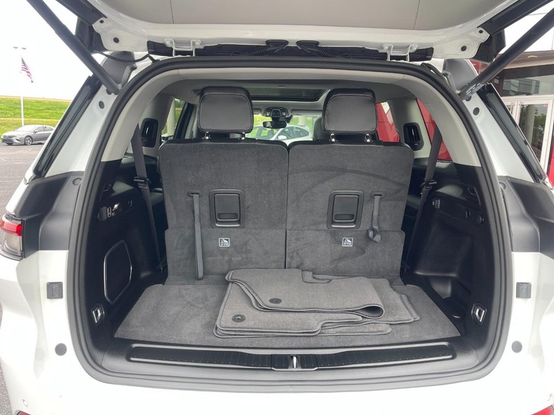 Jeep Grand Cherokee L Vehicle Image 20
