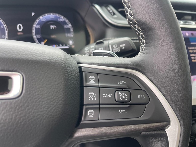 Jeep Grand Cherokee L Vehicle Image 30