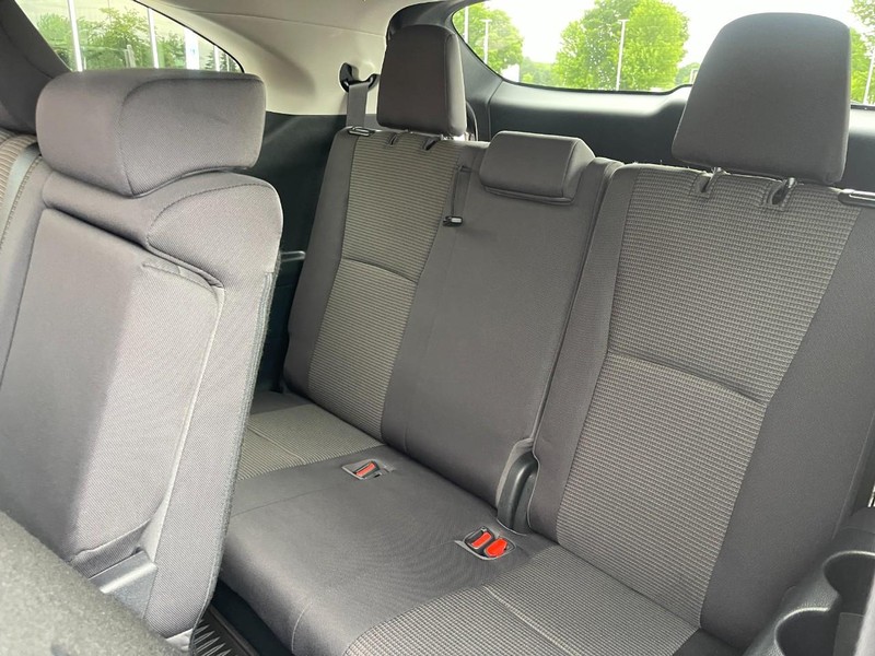 Toyota Highlander Vehicle Image 15