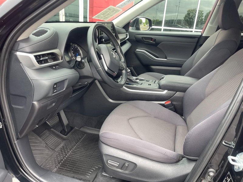 Toyota Highlander Vehicle Image 17