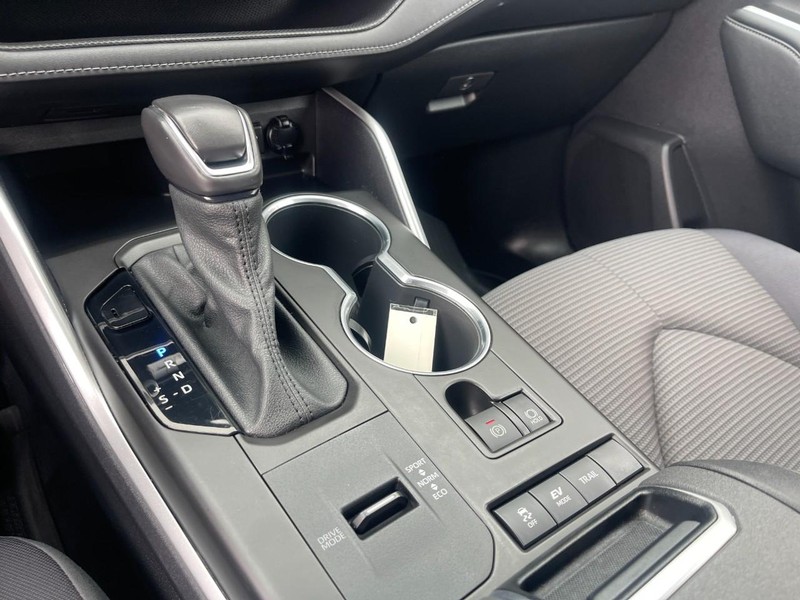 Toyota Highlander Vehicle Image 24