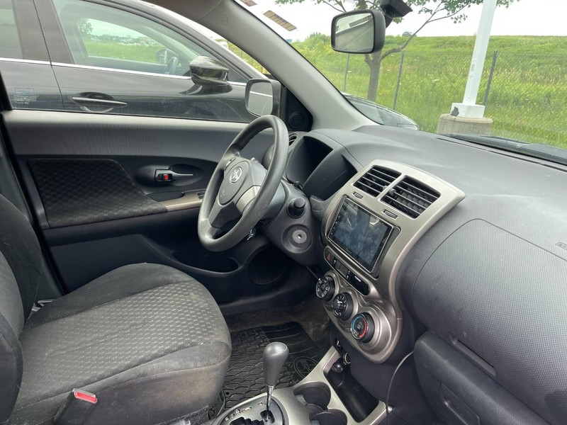 Scion xD Vehicle Image 02
