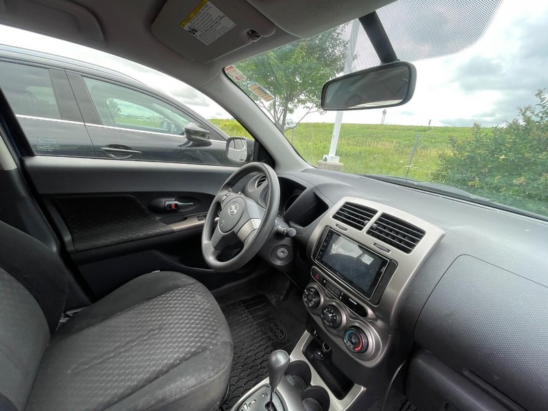 Scion xD Vehicle Image 05