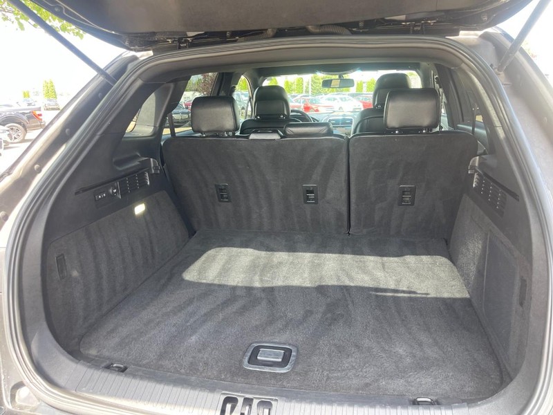 Lincoln MKX Vehicle Image 13