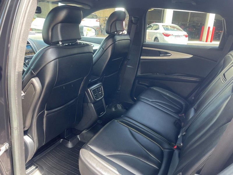 Lincoln MKX Vehicle Image 14