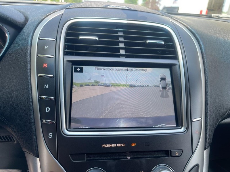 Lincoln MKX Vehicle Image 26