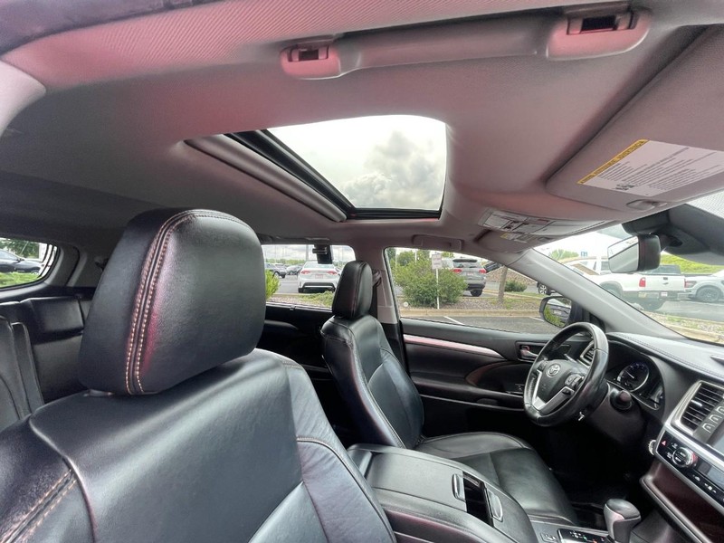 Toyota Highlander Vehicle Image 07