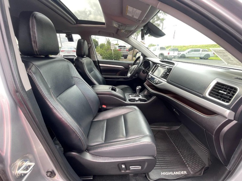 Toyota Highlander Vehicle Image 08
