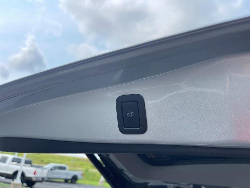 Toyota Highlander Vehicle Image 13