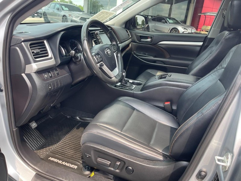 Toyota Highlander Vehicle Image 17