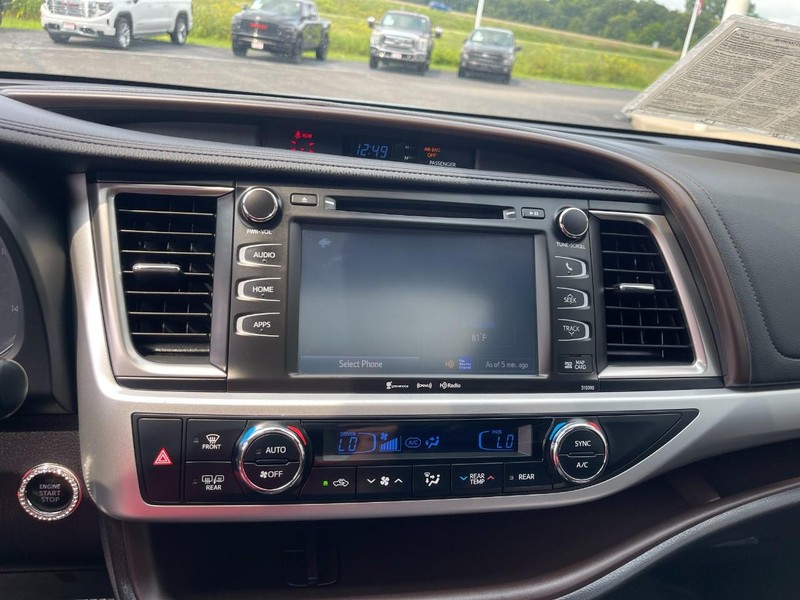 Toyota Highlander Vehicle Image 26