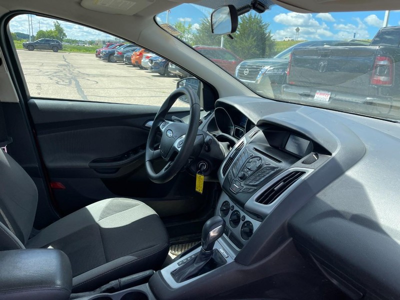Ford Focus Vehicle Image 02