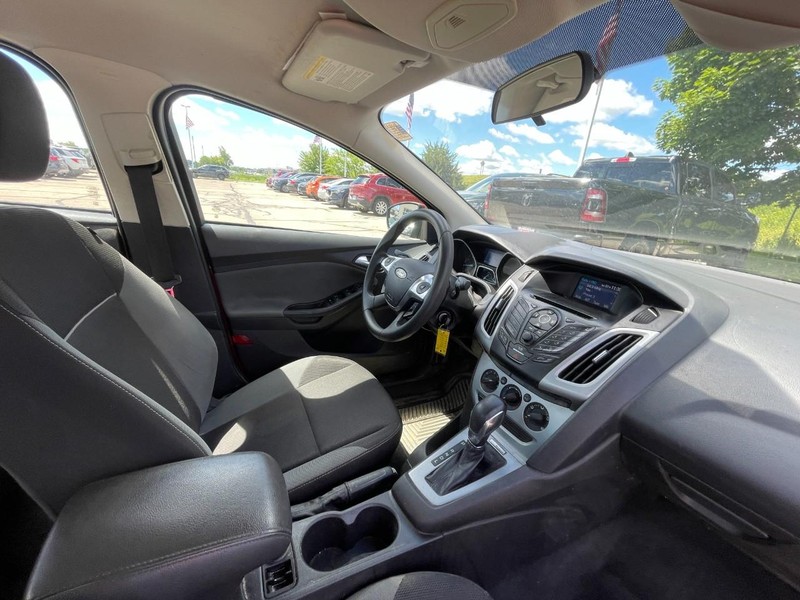Ford Focus Vehicle Image 05
