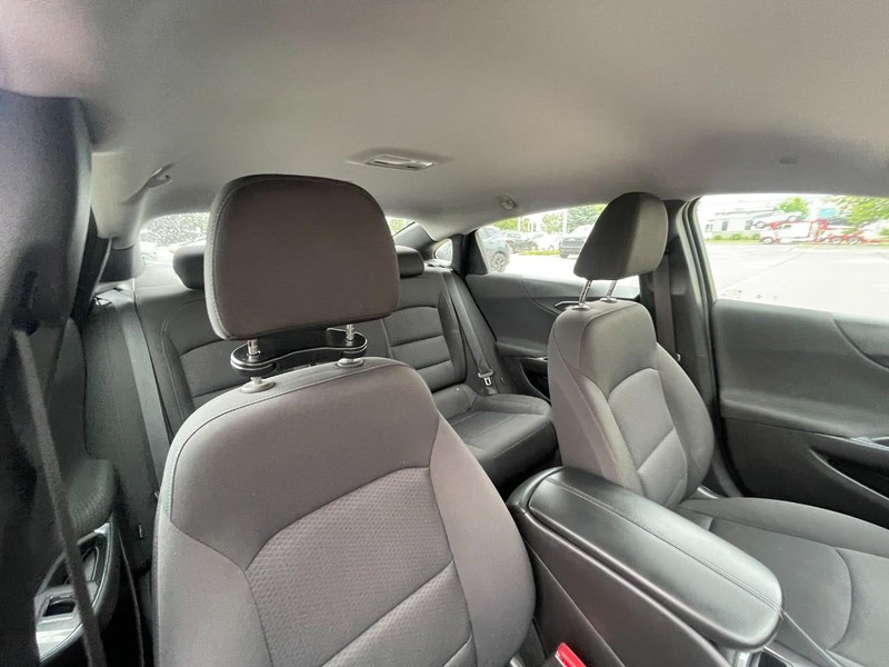 Chevrolet Malibu Vehicle Image 04