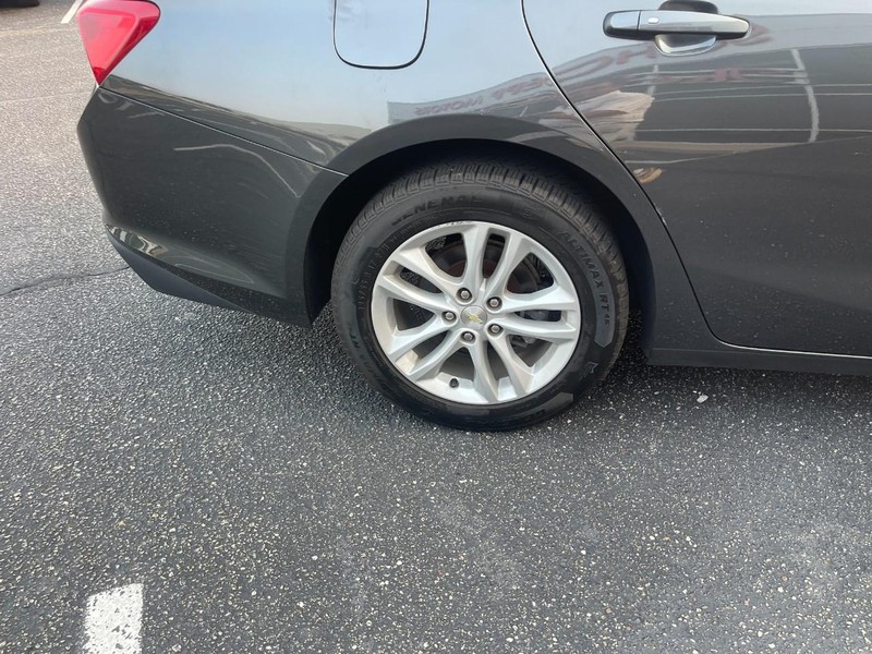 Chevrolet Malibu Vehicle Image 08