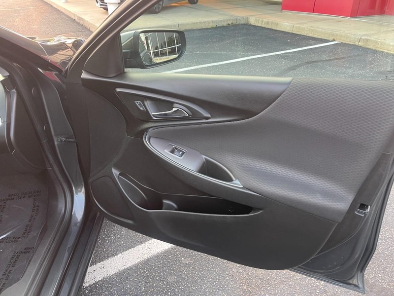 Chevrolet Malibu Vehicle Image 11