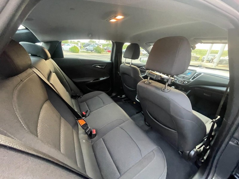 Chevrolet Malibu Vehicle Image 13