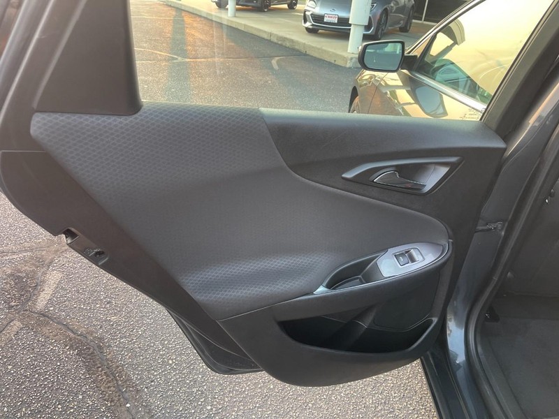 Chevrolet Malibu Vehicle Image 17