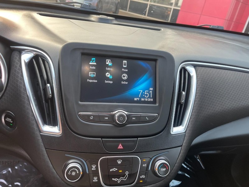 Chevrolet Malibu Vehicle Image 27