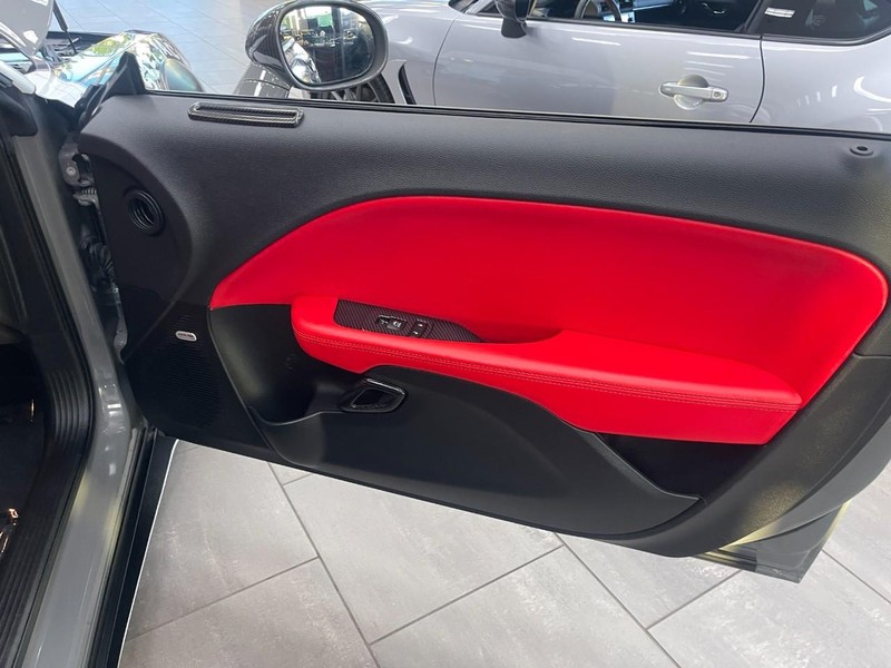 Dodge Challenger Vehicle Image 19